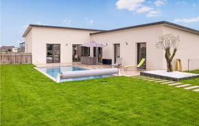 Gorgeous Home In Saint-Pabu